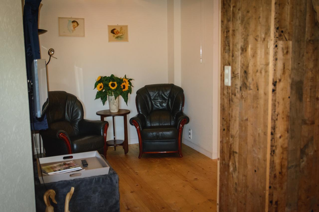 Unia Zathe Bed & Breakfast Ee Exterior photo