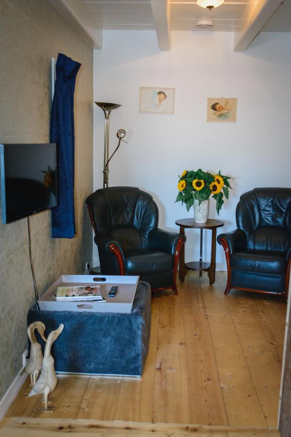 Unia Zathe Bed & Breakfast Ee Exterior photo